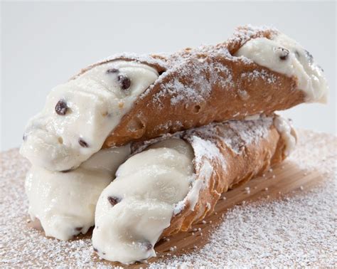 Large Cannoli Ricotta Cheese With Chocolate Chips Oteris Italian