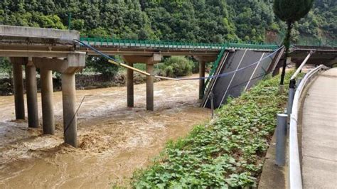 Einsturz Von Autobahnbr Cke In China Mindestens Zw Lf Tote