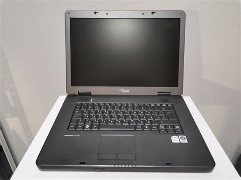 Купити ноутбук Fujitsu Esprimo Mobile V5505 на базі Intel Core 2 Duo