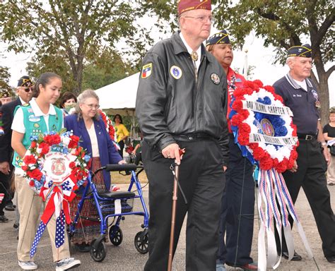 Families gather to honor heroes at fort sam national cemetery 13