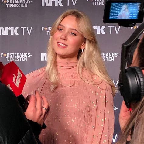 Josefine Frida Pettersen Looks Skam