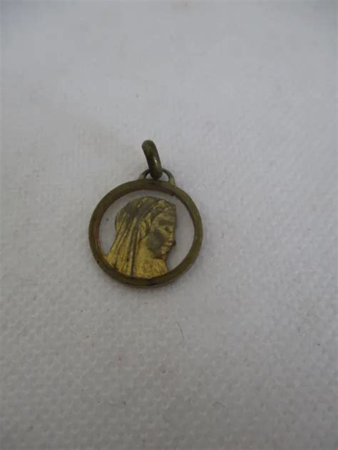 Religiosa Ancienne Medaille Religieuse Sainte Bernadette Grotte De