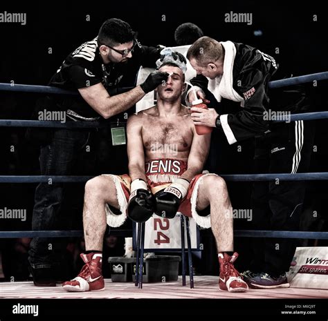 Boxing Corner Man Hi Res Stock Photography And Images Alamy