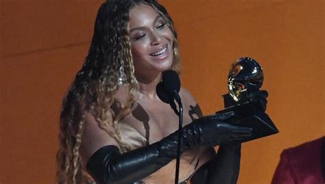 Grammy Beyonc Se Convirti En La Artista Con M S Grammys De La