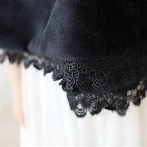 Black Lace-Trimmed Wedding Gown Shawl – Ballbella
