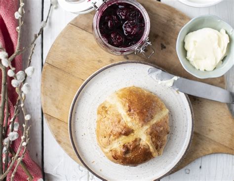 Hot Cross Bun Az Angol H Sv Ti Zsemle Femcafe