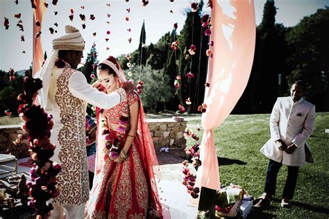 14 Hindu Wedding Ceremony Traditions You Need to Know