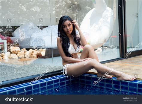 Sexy Asian Woman White Bikini Stock Photo 612514940 Shutterstock