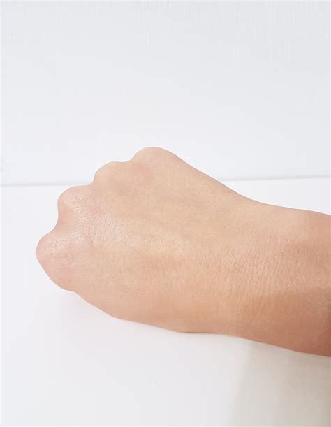 Holika Holika Naked Face Balancing Primer Bearel