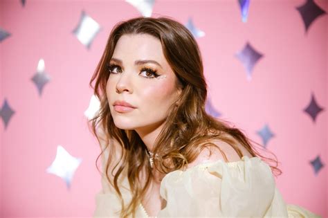 Get to Know: Lulu Simon | Beyond The Stage Magazine