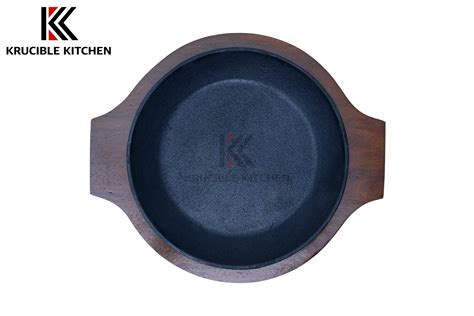 Cast Iron Sizzler 8 Inch Round Naturally Non Stick Seasoned Krucible Kruciblekitchen