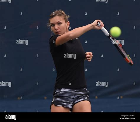 NEW YORK NY SEPTEMBER 10 Simona Halep On The Practice Court On Day