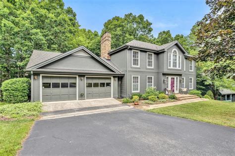 Homes For Sale near Clearbrook Elementary School - Roanoke, VA Real Estate | realtor.com®