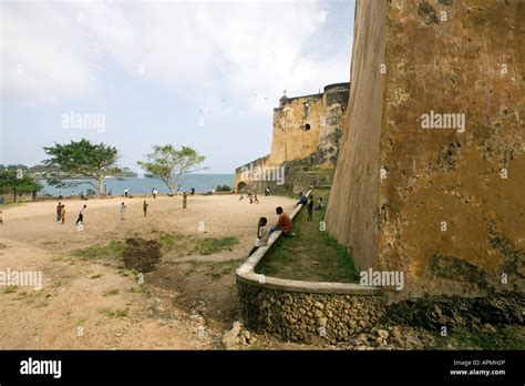 Sixteenth Century Portuguese Fort Jesus Mombasa Kenya Stock Photo Alamy