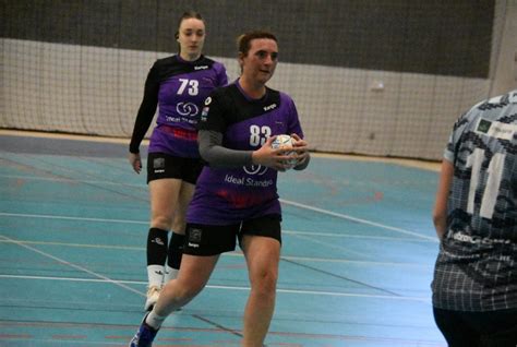 Handball Nationale 3 féminine Dole Chaussin fait tomber le dauphin