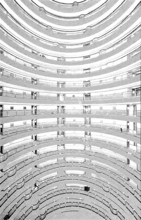 Andreas Gursky - Manufactured Structure