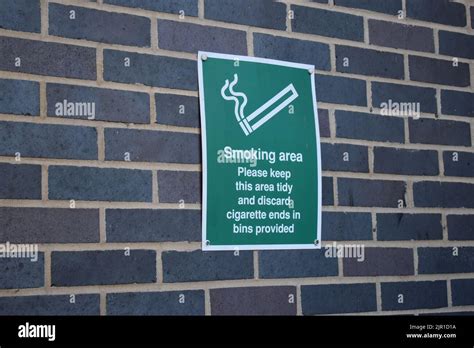 Sign Smoking Area Please Keep This Area Tidy And Discard Cigarette