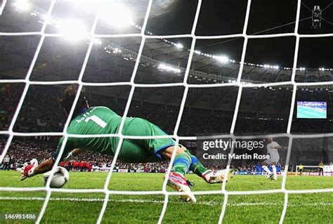 Gianluigi Buffon Save Photos and Premium High Res Pictures - Getty Images