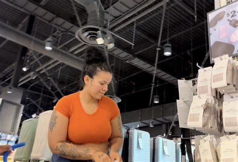 Busted Bbw Phat Ass Latina Milf Short Shorts Volleyball Forum