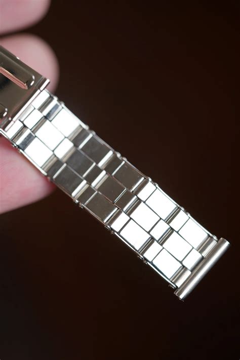 18mm Gay Frères Stretch Rivet Bracelet 6 inch circa 1950 Wind Vintage