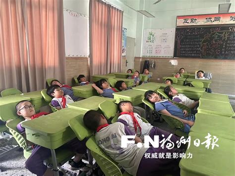 配备午休课桌椅 福州让更多中小学生午休“趴睡变躺睡”城市福州福州市政协委员会