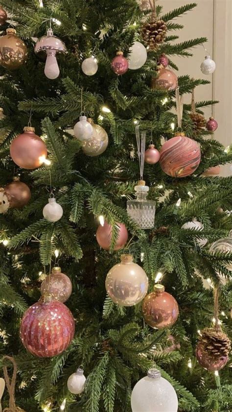 Pin by Zhasmina Tillakhan on Елка | Christmas decorations, Pink ...