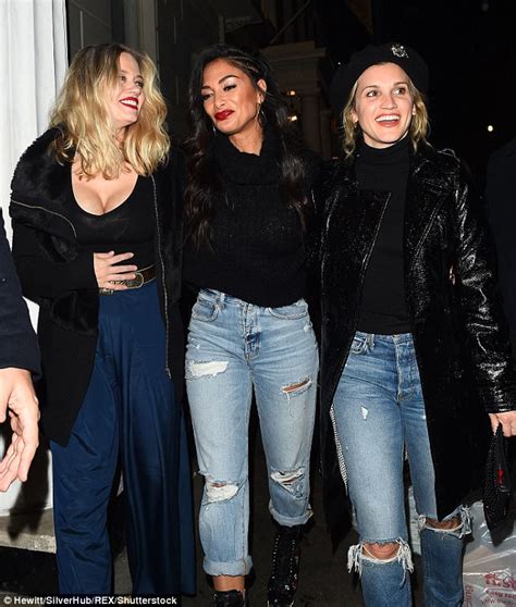 Nicole Scherzinger Parties With Pussycat Dolls Daily Mail Online