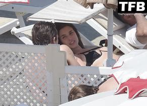 Rainey Qualley Sexy Seen Flaunting Her Hot Figure Wearing A Bikini With Lewis Pullman In