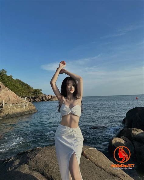 Di U Linh Hot Tiktok V I Th N H Nh N Ng B Ng Di N Bikini T M T Ng I