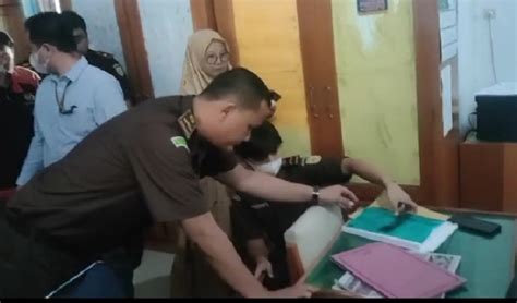 Kabid Di Bkpsdm Pemkab Seluma Bersama Pppk Diduga Terjaring Ott Oleh