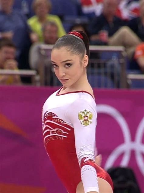 Aliya Mustafina Gimnastas Gimnasia Olimpica Deportes