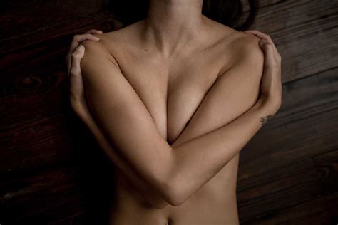 Sex Tips To Improve Sexual Intimacy According To A Marriage Counselor Silver Lining Bar