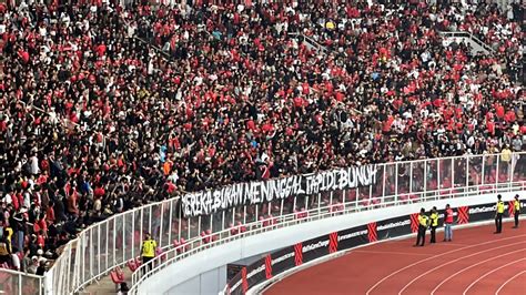 AKSI SOLIDARITAS SUPORTER TIMNAS ULTRAS GARUDA DI GBK UNTUK USUT