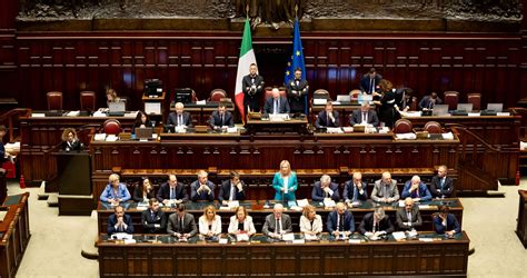 Il governo risponde alle interrogazioni solo quando non può farne a