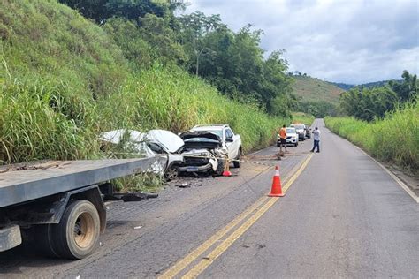 Motorista Morre Em Batida Entre Dois Carros Na Mg