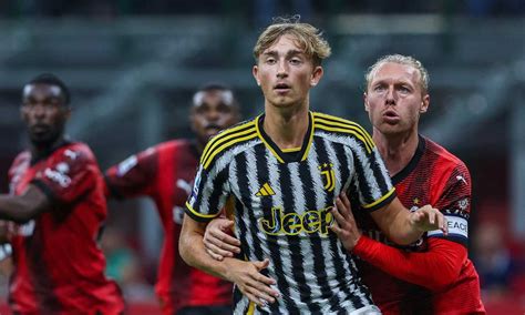 Juve Tutto Fatto Huijsen Va In Prestito Al Frosinone Ilbianconero