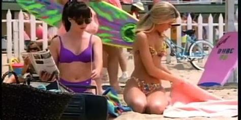 Shannen Doherty Bikini Scene In Beverly Hills 90210 Tnaflix