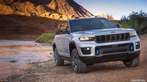 2022 Jeep Grand Cherokee Trailhawk 4xe Off Road