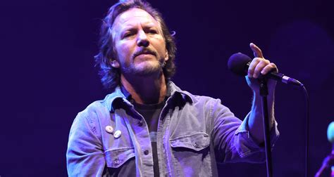 Eddie Vedder Plays Pearl Jam Deep Cut 'Dirty Frank' During Solo Show