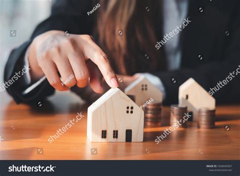 559473 부동산 투자 이미지 스톡 사진 및 벡터 Shutterstock