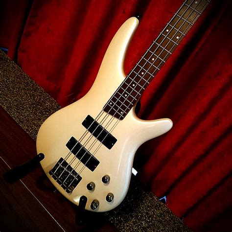 Ibanez SR300 Bass, Hobbies & Toys, Music & Media, Musical Instruments ...