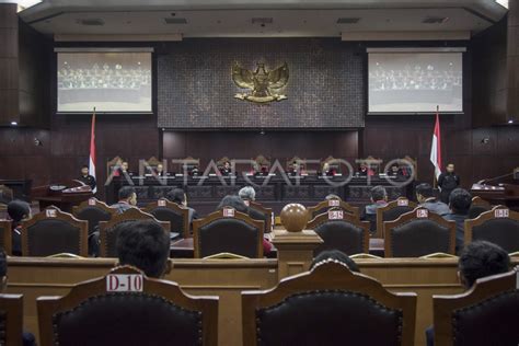 Sidang Putusan Mk Antara Foto