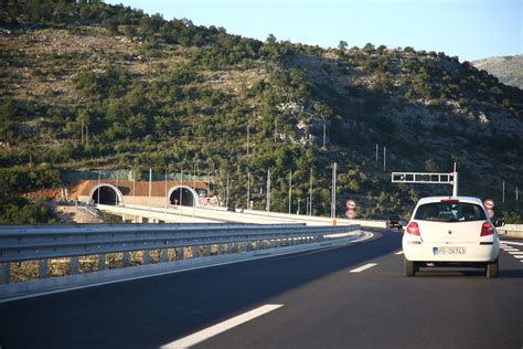 Sudar Auta I Kamiona Na Auto Putu Jedna Osoba Povrije Ena Adria Tv