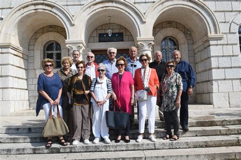 GODIŠNJICA PREPUNA USPOMENA Gimnazijalci slave 60 godina mature DuList