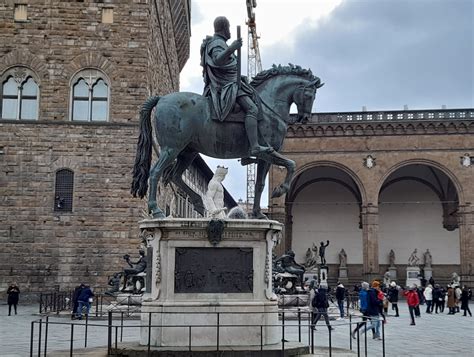 La Statua Equestre Di Cosimo I In Piazza Della Signoria