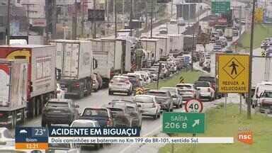 Jornal Do Almo O Sc Dois Caminh Es Se Chocam Na Br Em Bigua U