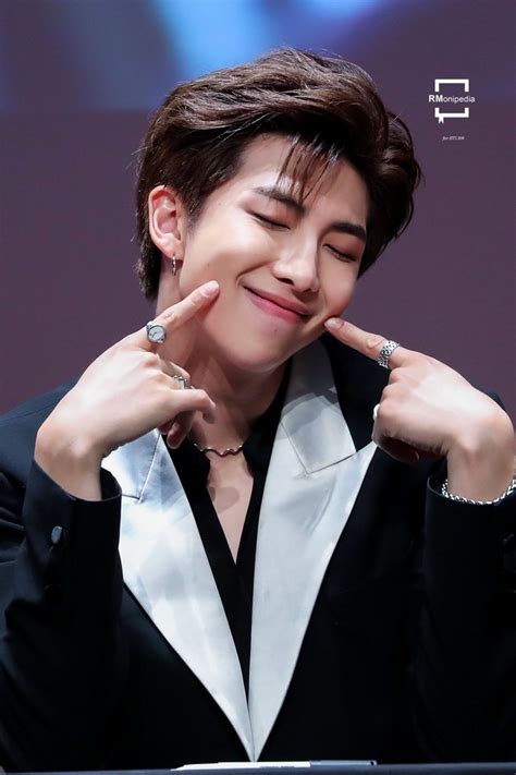BXH idol nam hot nhất BTS gây choáng vì thống lĩnh top mỹ nam kém nổi EXO bất ngờ lọt thỏm