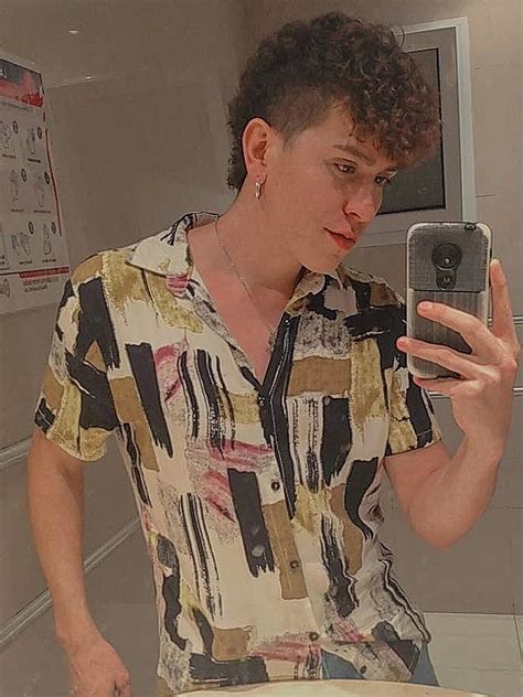 Le quebraron la pierna a un bailarín salteño por ser gay Quieren