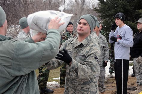 North Dakota Leaders Meet With Guardsmen During Sandbagging Operations