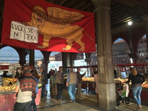 RIALTO MARKET - Venice by Venetians